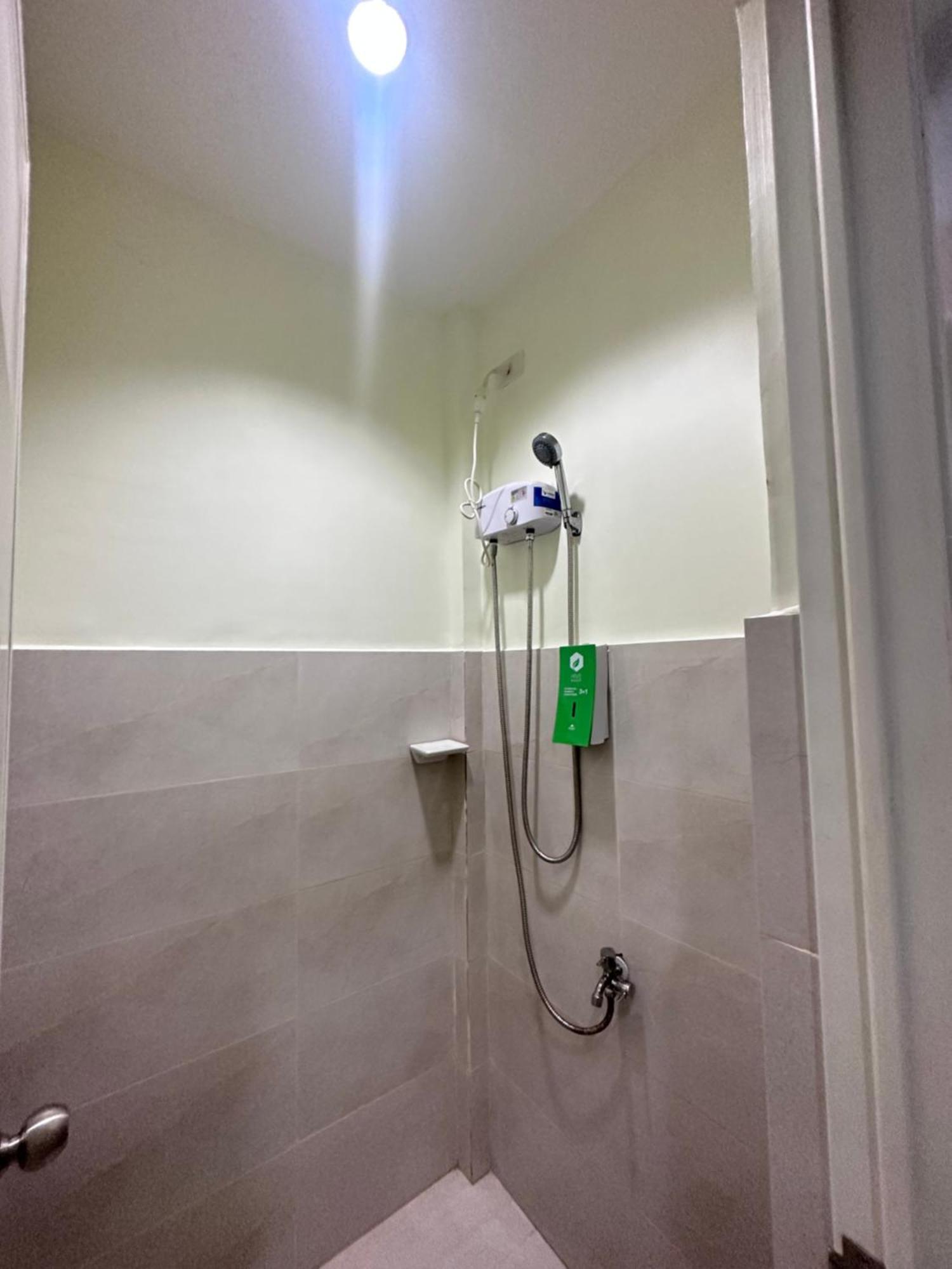 Travelbee Airport Inn Lapu-Lapu City Exterior foto